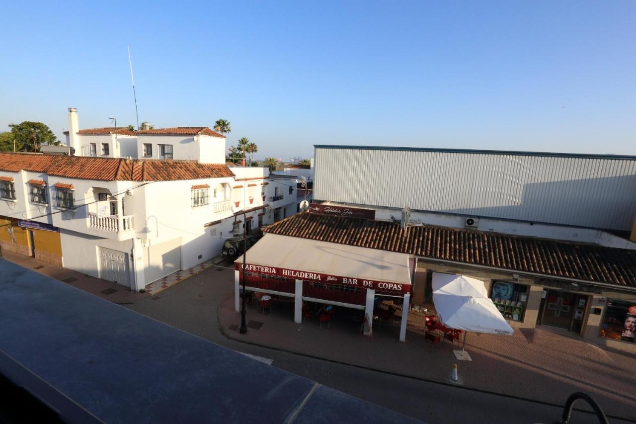 H.Palmones Hostel Exterior photo